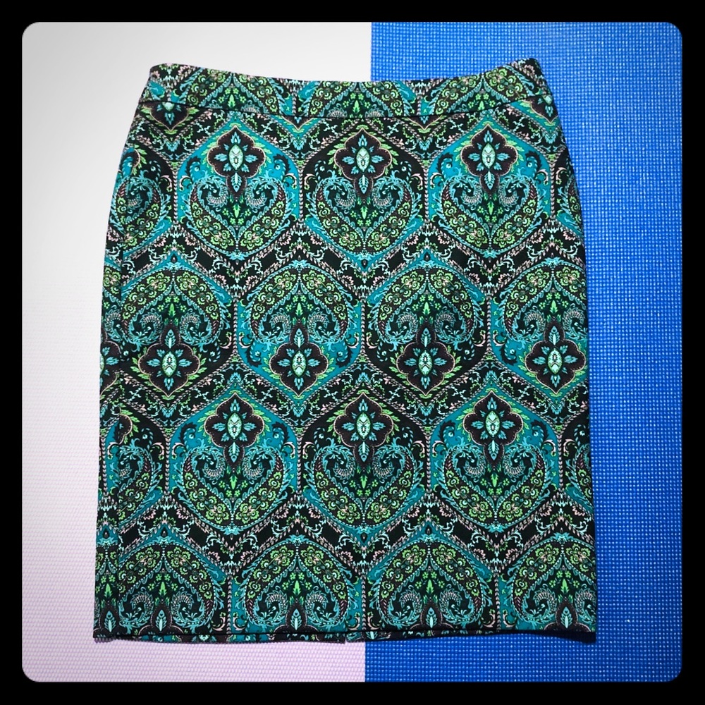 Talbots Woman’s Floral Skirt. 22” wide,
